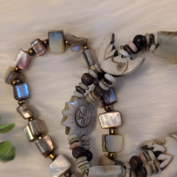 Lot of 2 Boho stretch beaded bracelets. - Picture 3 of 4